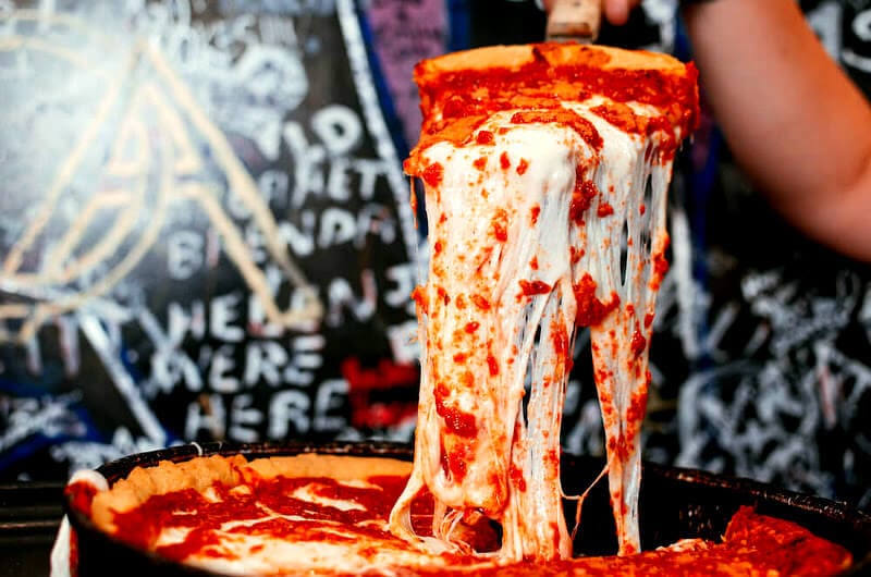 5 Best pizza places in Chicago - Gino's East Pizza is one of them, click through to see the others!